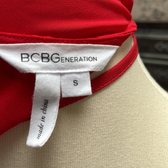 BCBG RED Ruffle DRESS - Picture 3 of 12